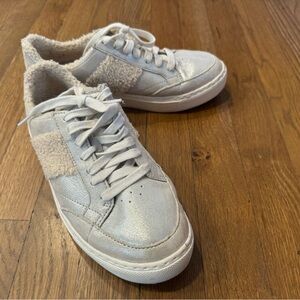 Dr. Scholl's Women's Silver & Faux Shearling All In Chill Oxford Sneakers 8M